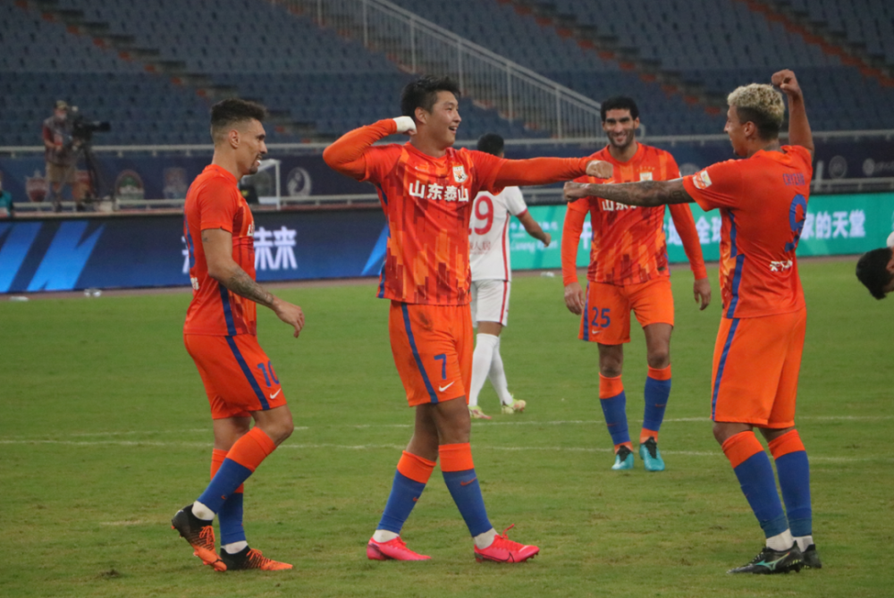 伊万透露球队伤情很严重