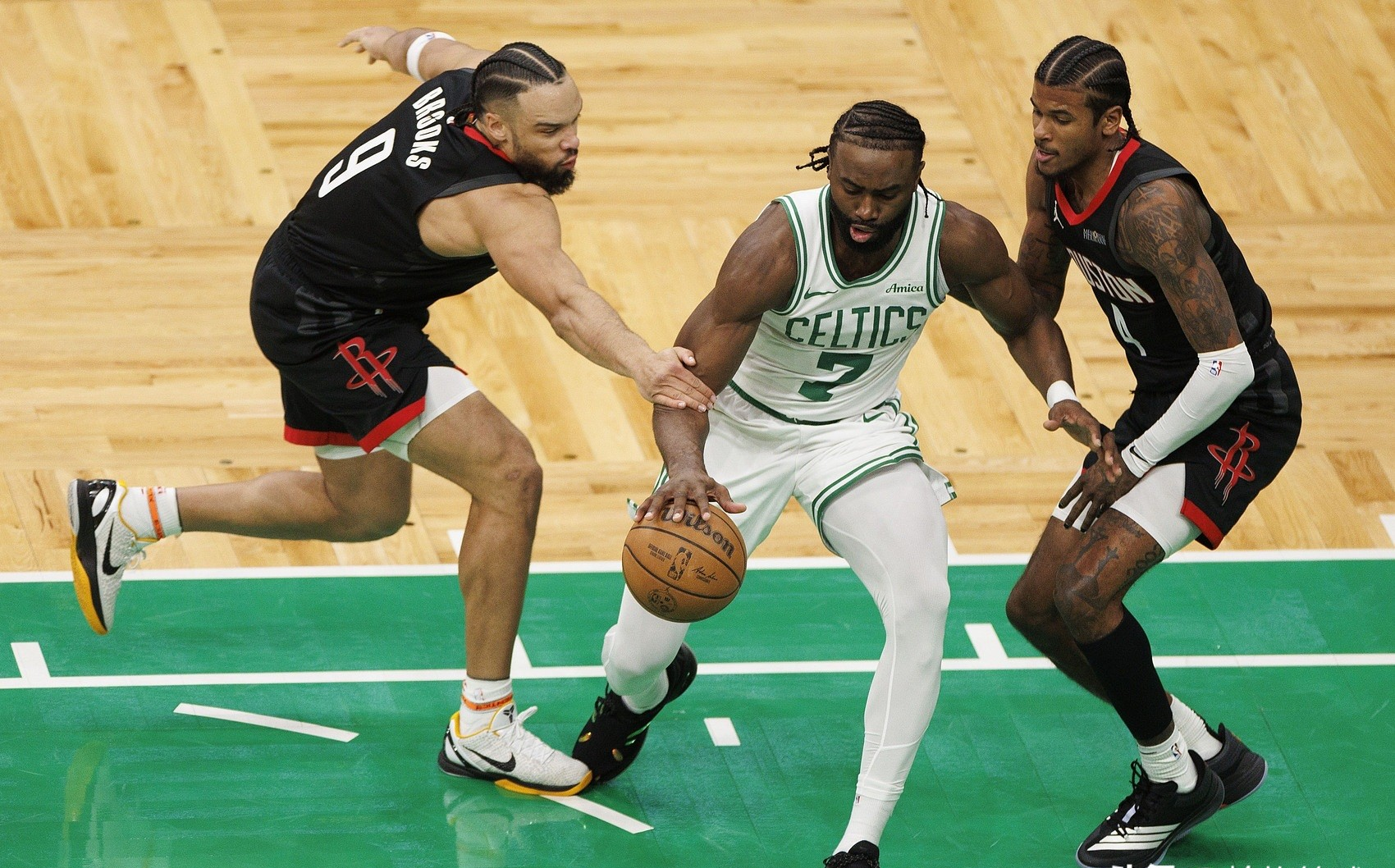 集结日突围战来临，布鲁克林篮网围绕NBA总决赛豪取连胜，更衣室稳定，身体对抗强度拉满